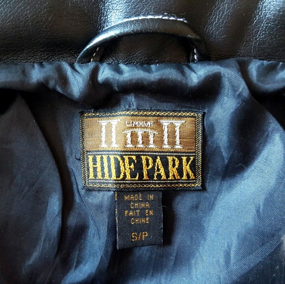 Vintage Black vegan leather vest - Picture 3 of 4